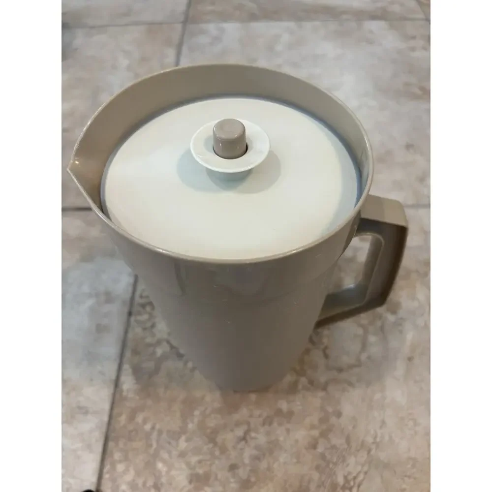 Vintage Tupperware Pitcher 800-8 1/2 Gal 2 QT Almond Tan Push Button Lid